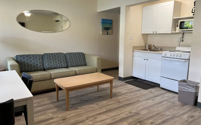 Beachside Resort Motel