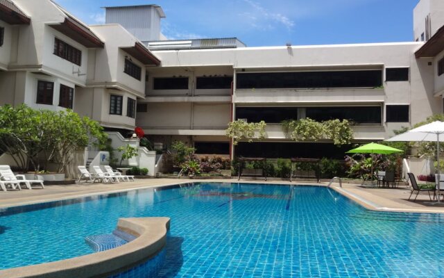 Peace Pool Boutique Hostel