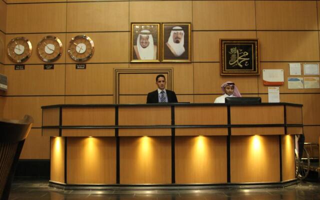 Al Thanaa Alraqi Furnished Apartments