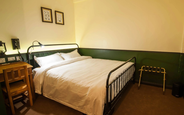 The Motley House - Hostel