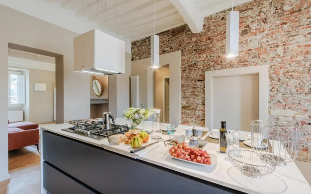 Casa Pino in Lucca With 2 Bedrooms and 2 Bathrooms