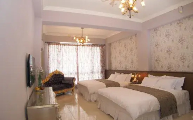 Fall In Love With Paris Hostel