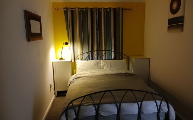 Cosy 1-bed Apartment in Swindon, Private Parking