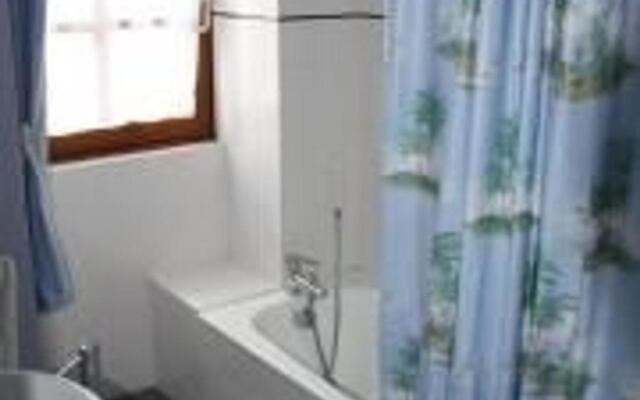 Gîte Saint-Léonard-des-Bois, 4 pièces, 6 personnes - FR-1-410-139