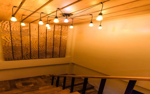 Mahogany Tourist Inn