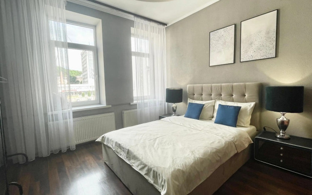 Куліша 41 Апартаменти в центрі біля ТЦ Форум