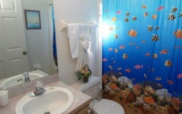 Ir021or 3 Bedroom Home by RedAwning