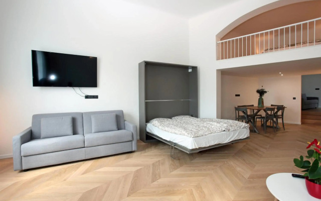 The Apartment House - Mezibranska