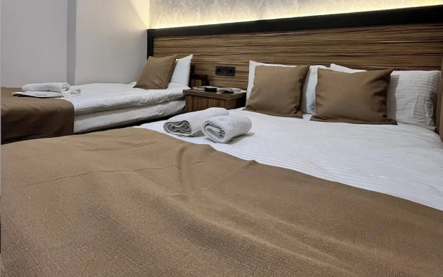 Hotel Gazi̇