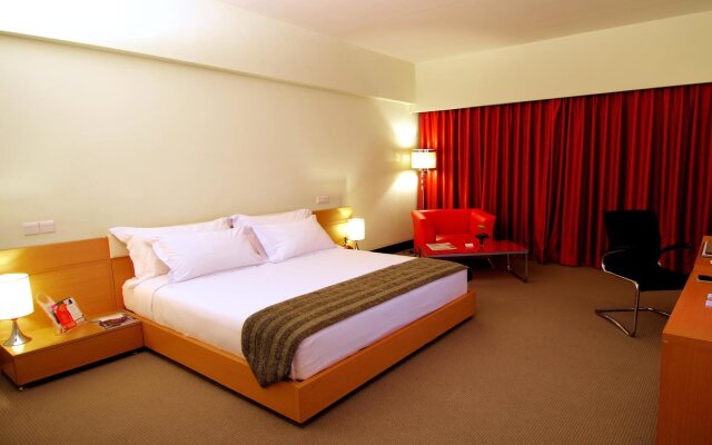 Merlynn Park Hotel