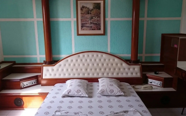 North Palace Hotel