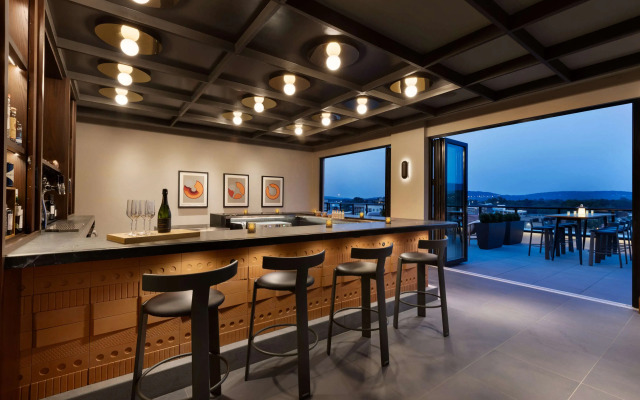 106 Jefferson Huntsville, Curio Collection by Hilton