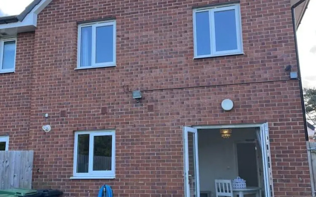 Remarkable 3-bed House in Wirral
