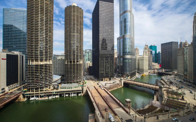 Renaissance Chicago Downtown Hotel