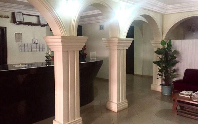 Crown Premier Hotel