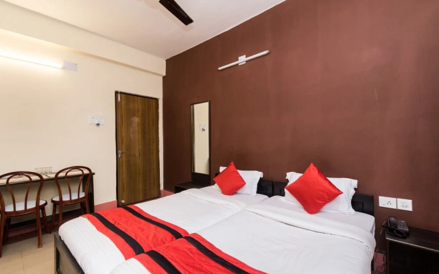 OYO 7326 Hotel Penguin