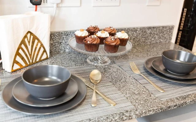 12 Helena Luxury Serviced Apartment