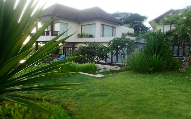15 Bedrooms Sun Suite Villa Bali