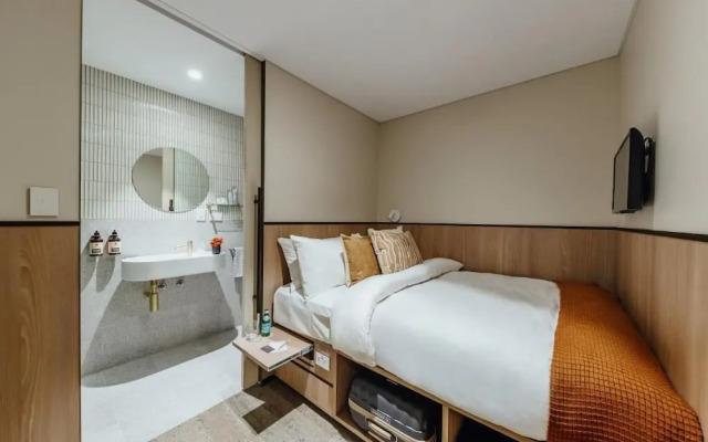 Aerotel Sydney - Inside International Terminal Airport