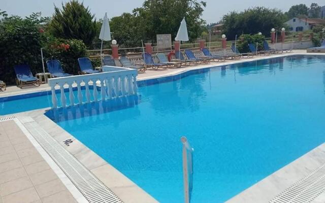 Ektor Apartments @Swimming Pool
