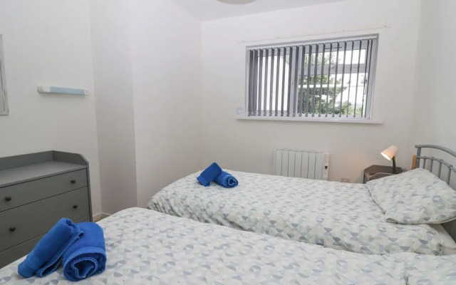 17 Coedrath Park