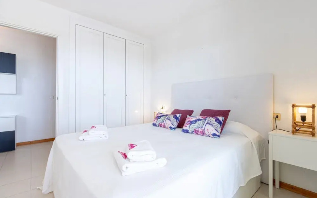 Apartment in Empuriabrava With Canal Views
