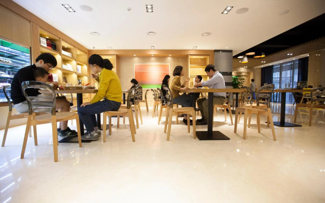 Acube Hotel