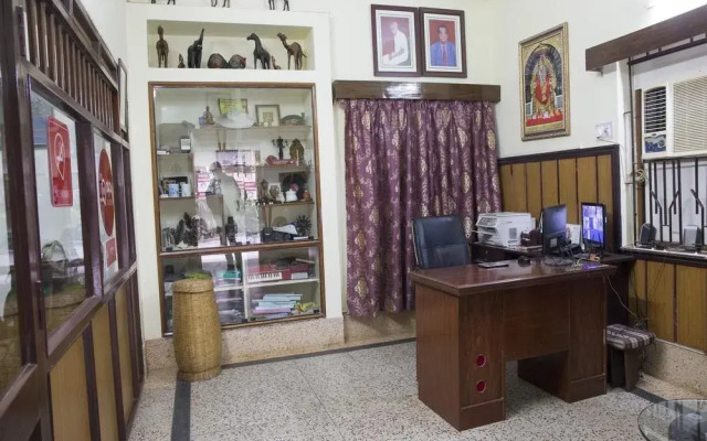 OYO Rooms Rajmahal Square