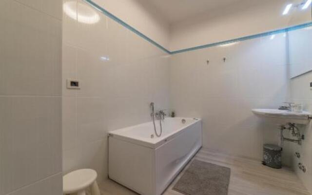 Vatican Luxury 2bd 2ba Apartment