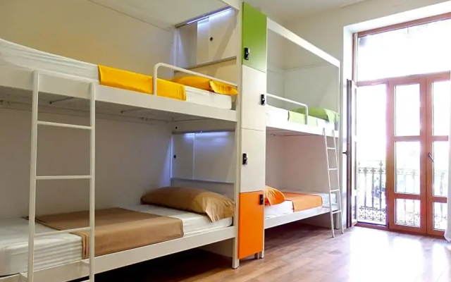 Urban Youth Hostel