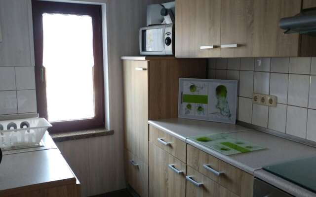 Sunlit Retreat With Garden