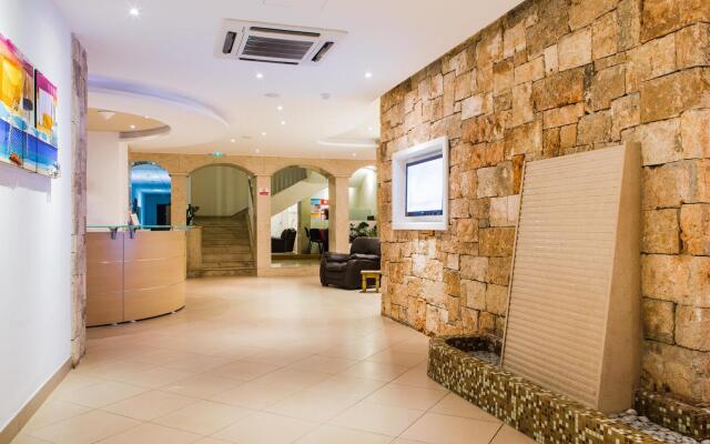 AX Sunny Coast Resort & Spa