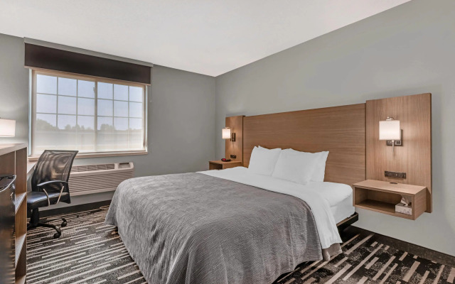 Quality Inn Chesterton near Indiana Dunes National Park I-94