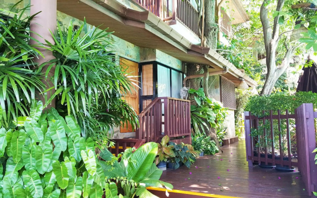 Birds and Bees Resort
