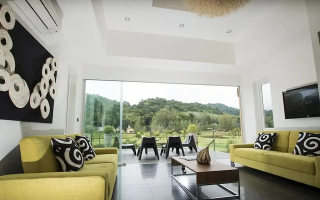 Koh Chang Beach Villas @ Siam Royal View