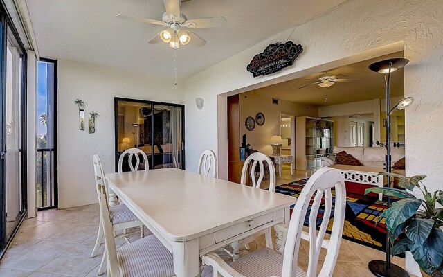 Buttonwood Bliss 2 Bedroom Condo by RedAwning