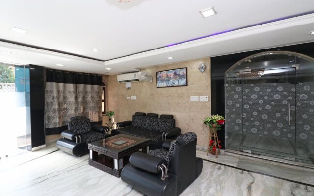 Hotel Taj Palace By OYO Rooms