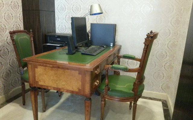 Oriental Lander Hotel