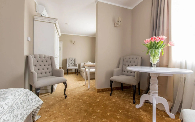 Riviera Resort Modlin Airport
