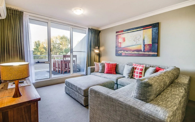 Horizons Lake Jindabyne