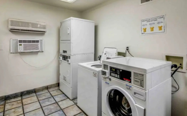 Motel 6 Greensboro, NC - Airport