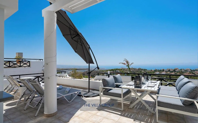 Thea Vista Apartment