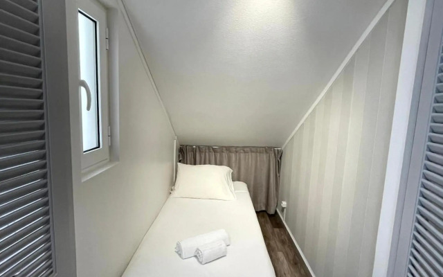 Marina Plaza - Apartments