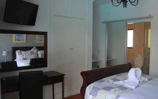 Riverside de Charmoy Estate Guest House