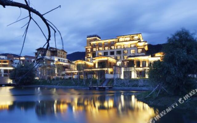 Grand House Tingyue Linzhi