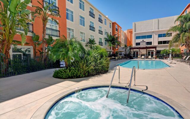 Embassy Suites by Hilton Valencia