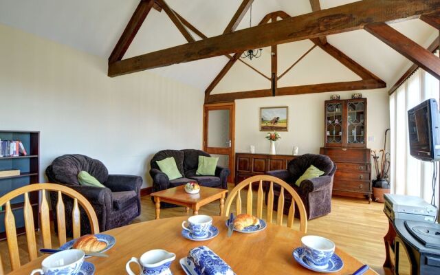 Cozy Holiday Home in Berriew near River Rhiw