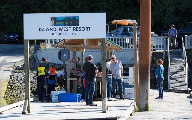 Island West Resort