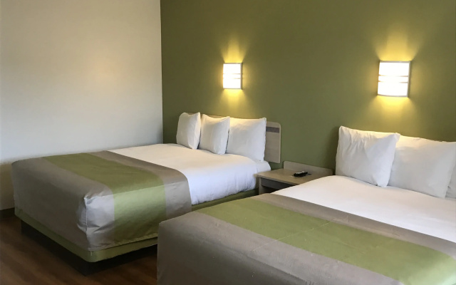 Super 8 By Wyndham Wichita North