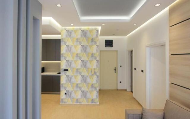 Modern 1BR apartment with swimming pool